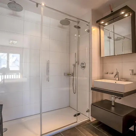 Caspar Penthouse *